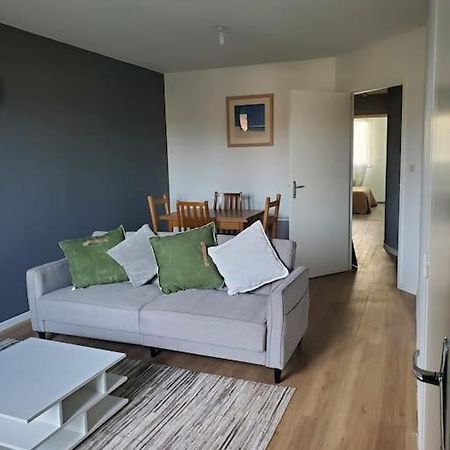 Appartement moderne et équipé LʼIsle-Jourdain Exterior foto